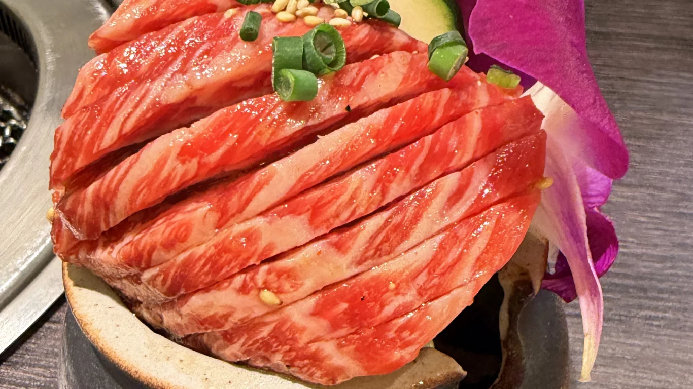 仙台駅前で米沢牛を焼く。焼肉百名店「仔虎」の、肉の脂が甘い夜